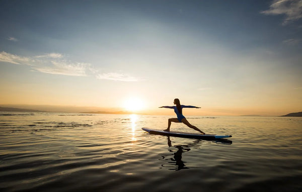 Yoga sobre la Marcha: SUP Yoga Combina Fitness y Diversión