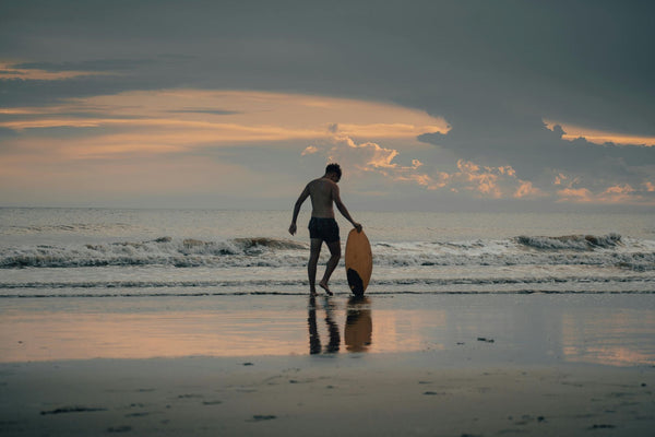 Joyas Escondidas de Panamá: En Busca de los Mejores Lugares para el Skimboarding