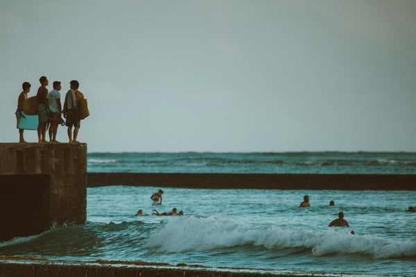 Bodyboard Nocturno en Panamá: Surfeando las Sombras del Pacífico