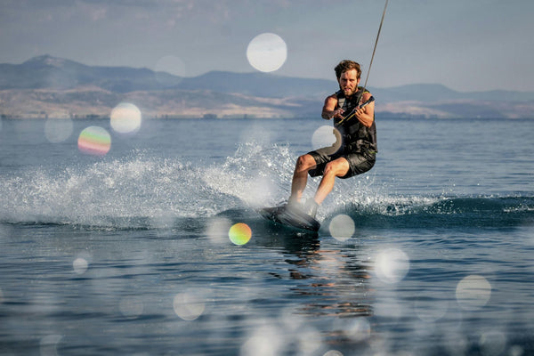 Health Benefits of Wakeboarding: How wakeboarding can improve fitness and mental well-being.